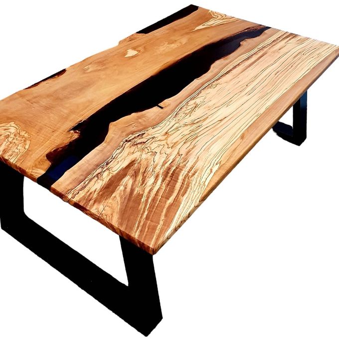 Маси от епоксидна смола и дърво