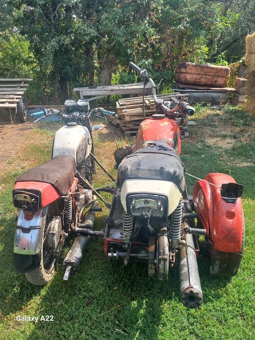 Продаётся Иж планета 5 , 2мотоцикла.