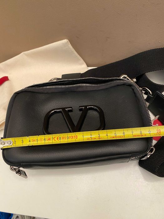 Valentino Garavani geanta piele, autentica, retail price 1200 euro