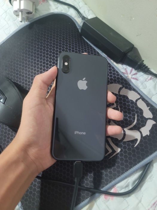 iPhone XS 64gb.