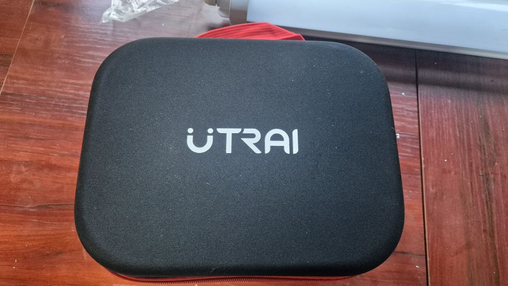 Голям Jump Starter Стартов бустер за автомобили с вграден компресор и лед фенер