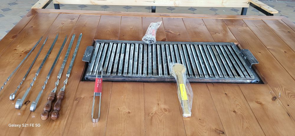 Стол с монгалом барбекю