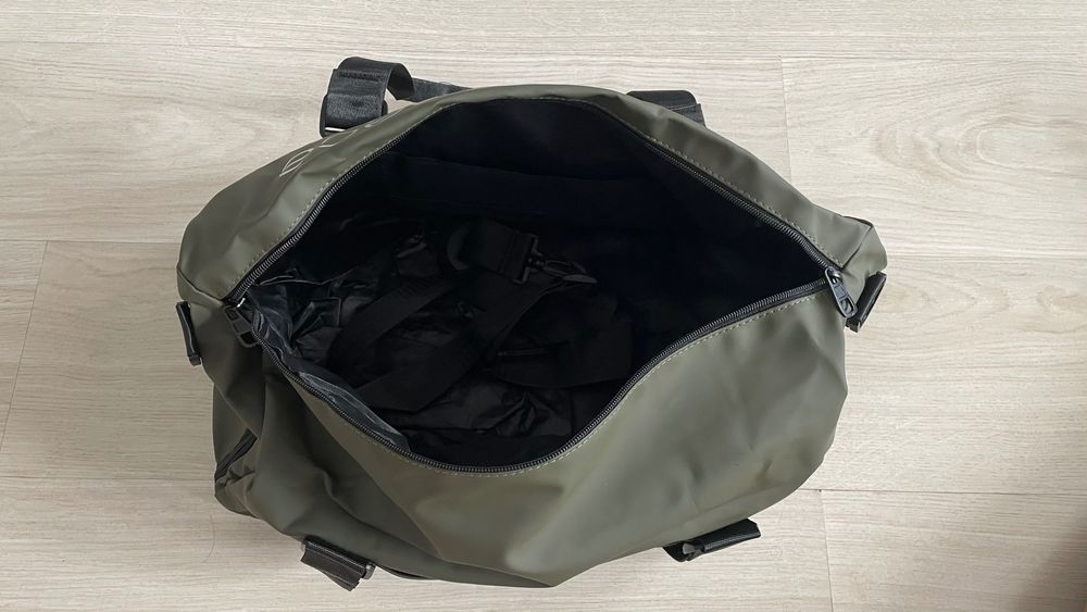 Сумка спортивная среднего размера