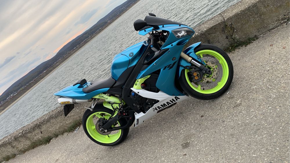 Yamaha r1 2004 rn12