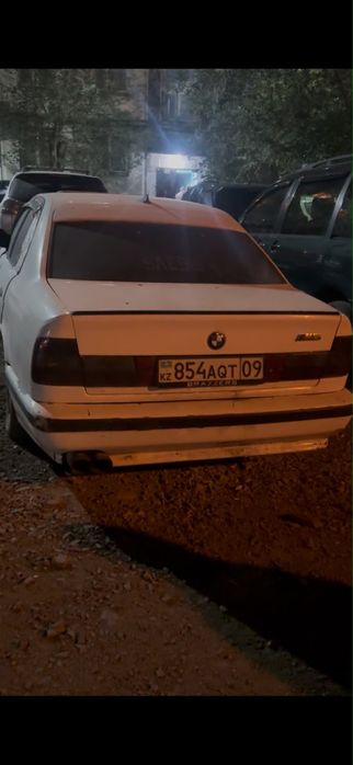 Продам BMW E34 528I