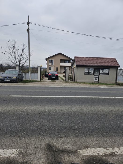 Casa P+1 prevazuta cu Spatiu Comercial DN3