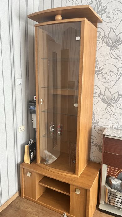 Продам сервант б/у