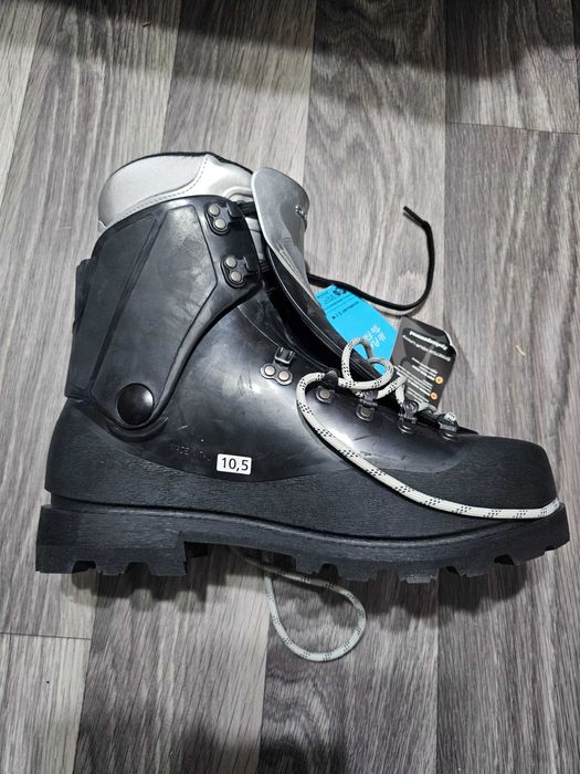 Продам альпинистские ботинки