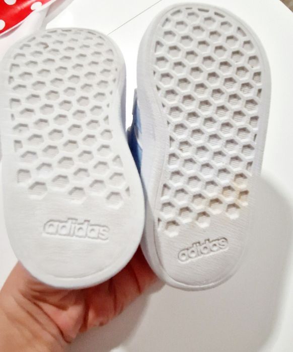 Боти UGG и Adidas маратонки