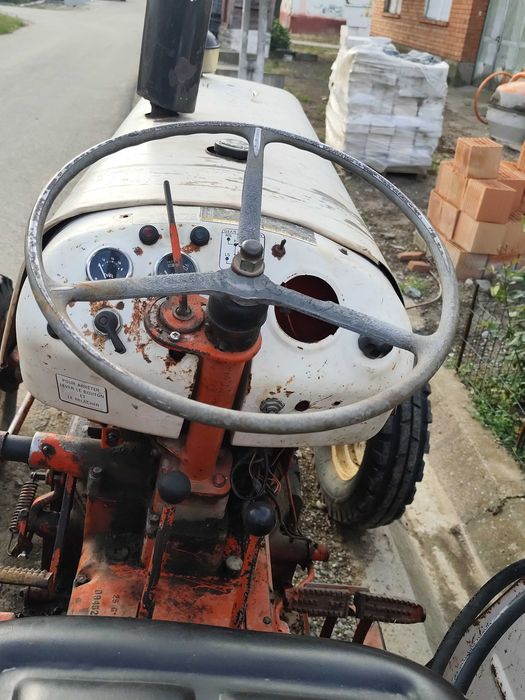 Vând tractor,David Brown 995