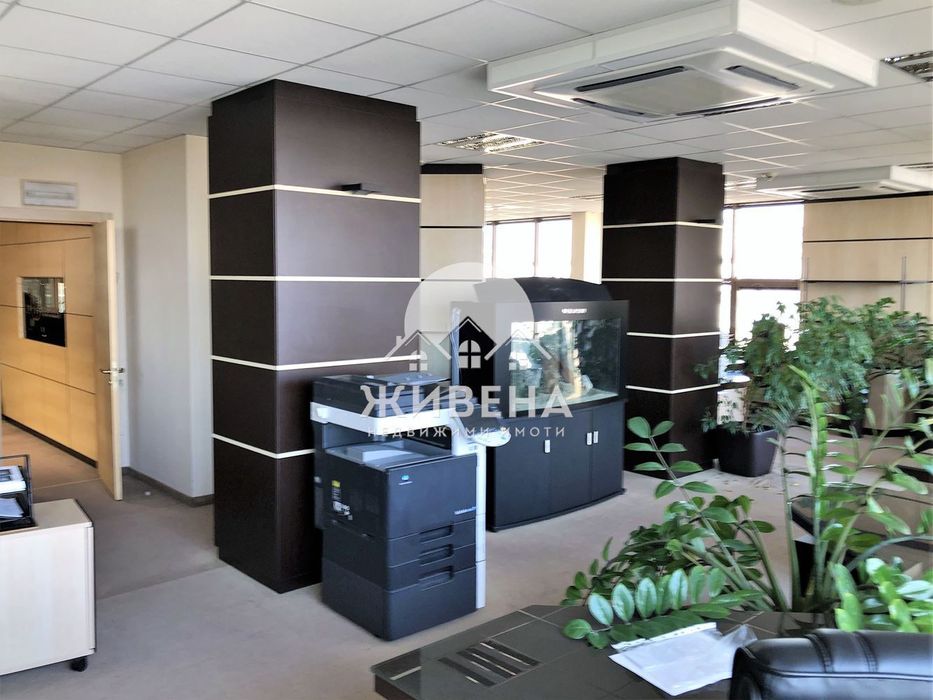 Дава се под наем Офис в Варна, Спортна зала - 306 кв.м за 3060 € - Снимка #6