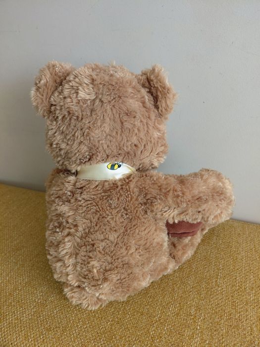 Плюшено мече с делва мед в кафяво, височина 28 см
Височина 28 см