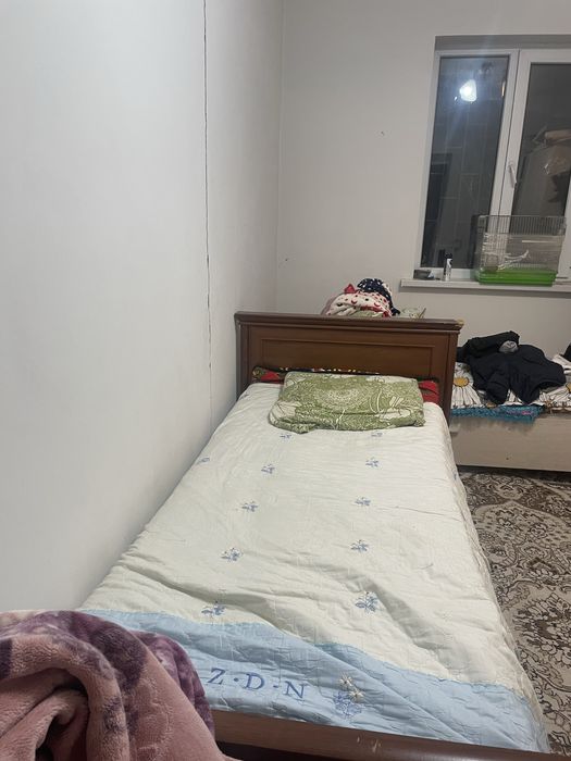 Продам кровать с матрасом