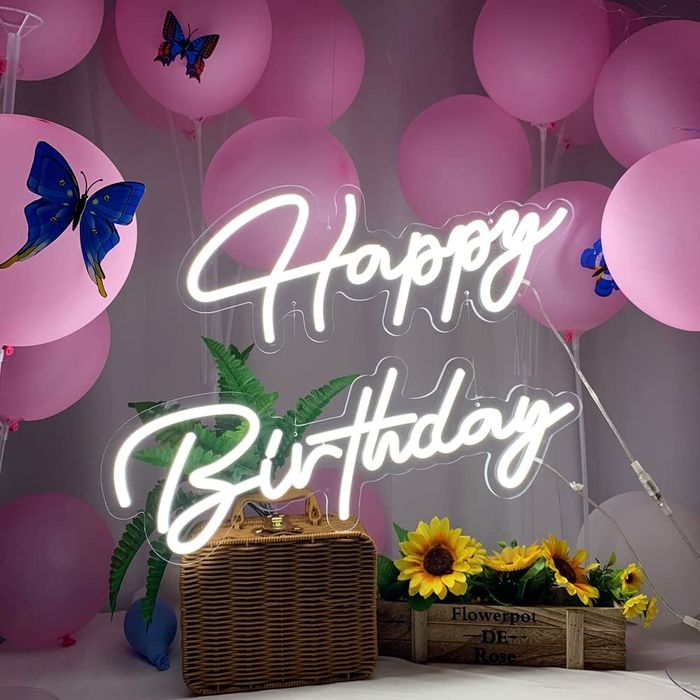 Mesaje luminoase si cifre 18 de inchiriat