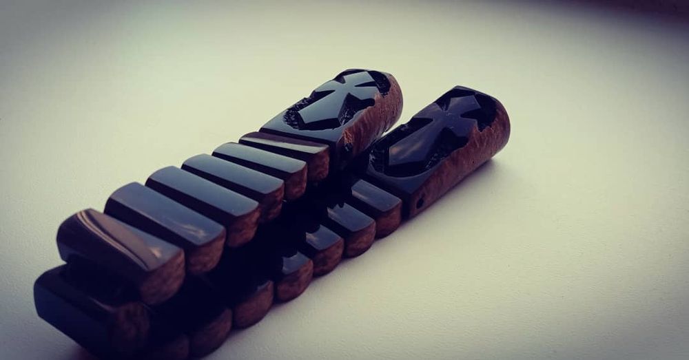 Четки перекидные из эбонита ручной работы резные