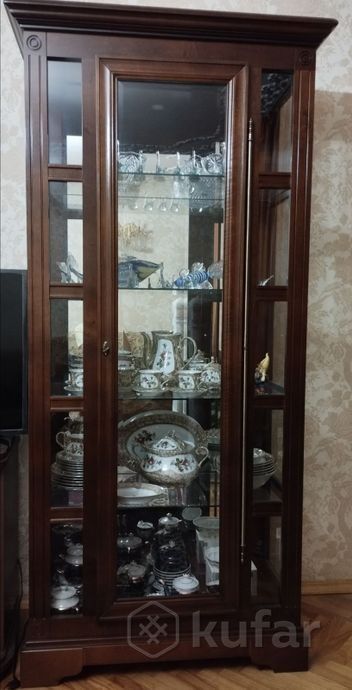 Продам сервант комплект 2 шкафа и тумбочка