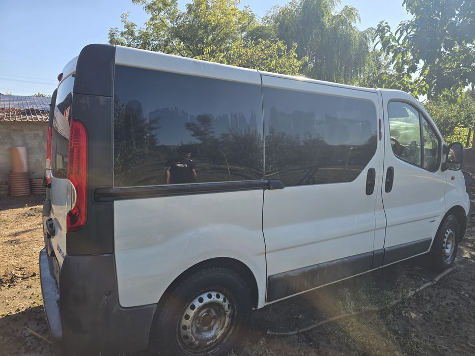 Opel Vivaro Volan Dreapta