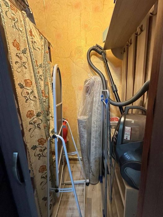 Продаётся трёхкомнатная квартира