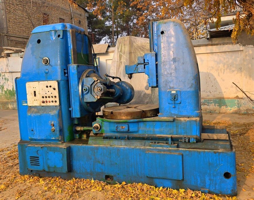 Зубофрезерни станок