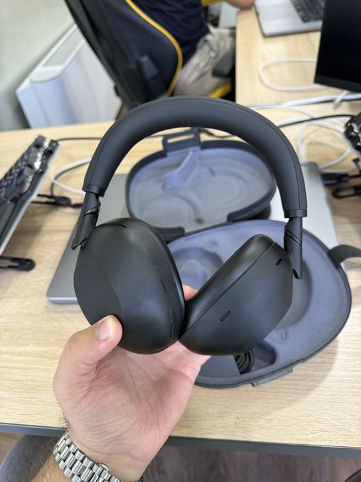 Sony WH-1000XM6 в идеальном состоянии