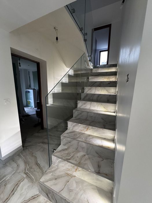 Tâmplărie PVC, Aluminiu, Lemn – Uși & Ferestre