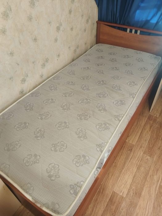 Продам   кровати