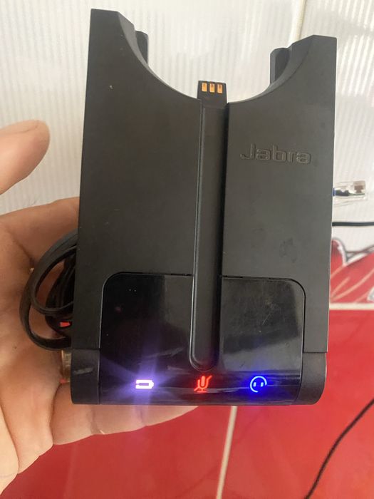 Încărcător universal