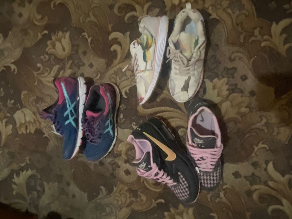 Кеды и кроссовки