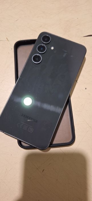 Продам самсунг S 24 FE
