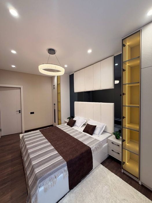 Продаётся М. Айбек 2в3/5/9. Отдельный вход.