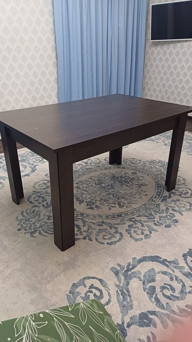 Продам обеденный стол