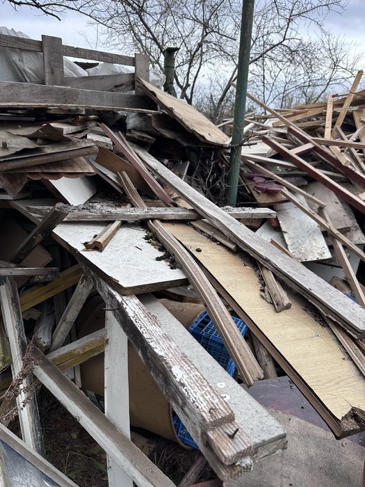 Lemne de foc din demolari
