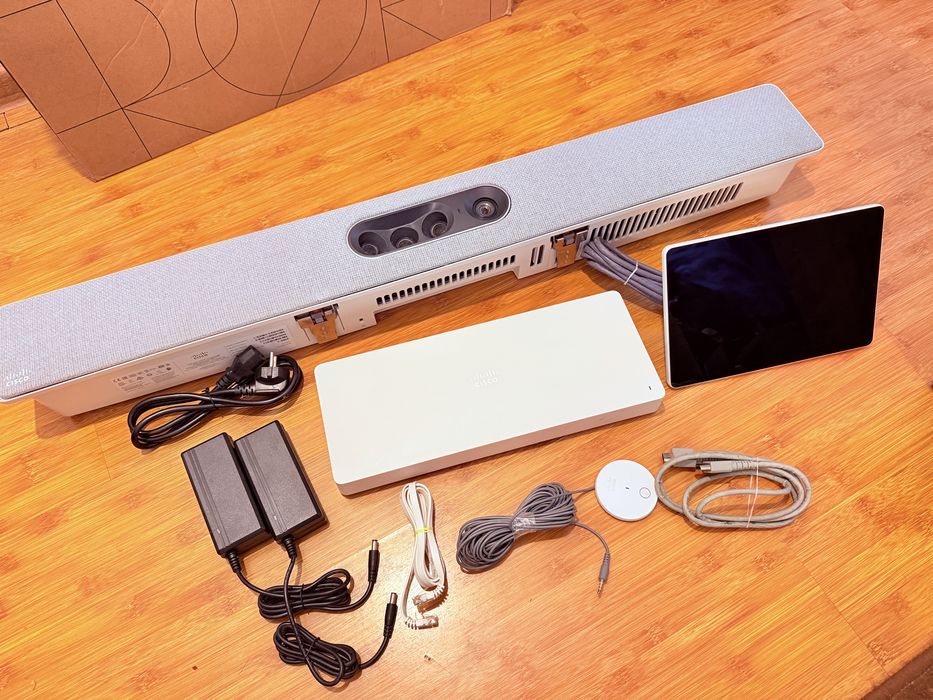Sistem Videoconferinta Cisco Webex Codec Plus 4K, 4 camere, complet
