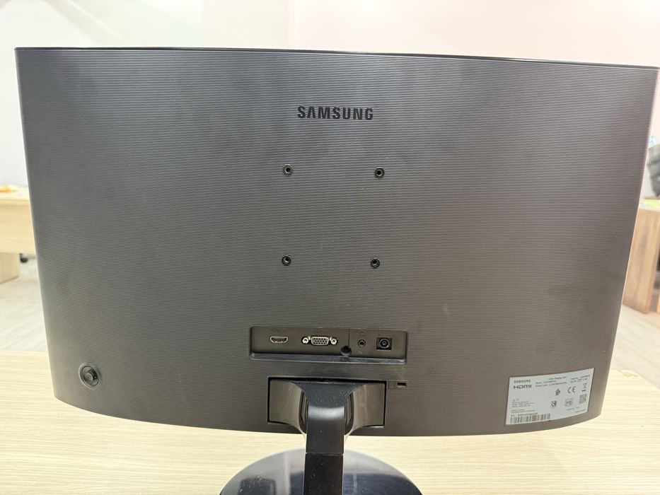 Monitor curbat 24 inch Samsung