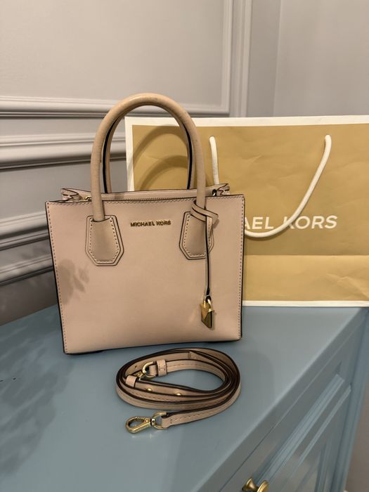 Красивая сумка бренда Michael Kors
