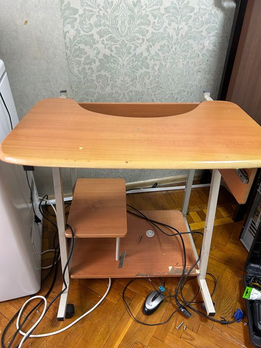 Стол детский компьютерный