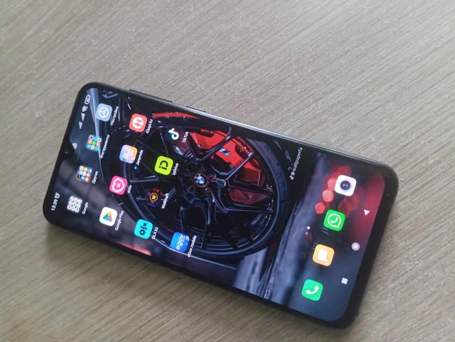 Продам или обменяю Mi 9 se