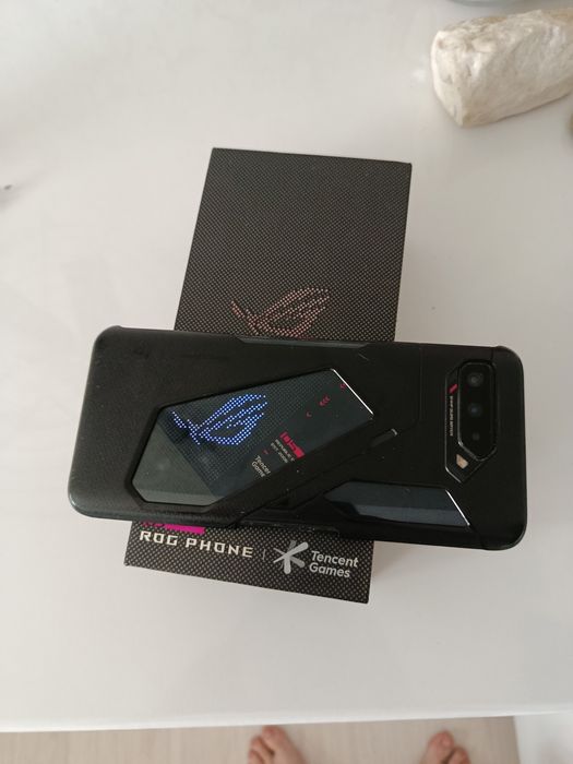 Продам телефон Asus ROG PHONE 5s