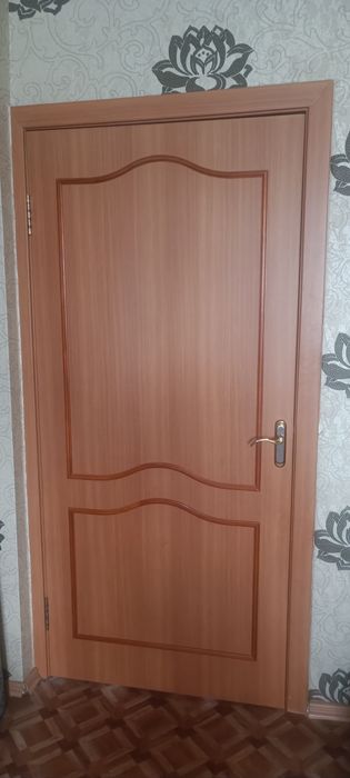 Продам пять дверей и один кухонный