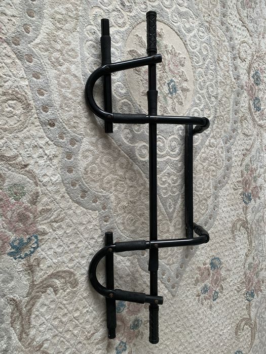 Турник дверной