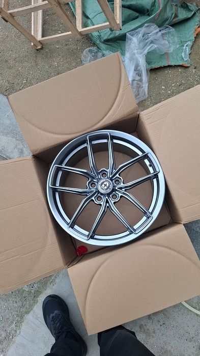 Подам диски с резиной r18