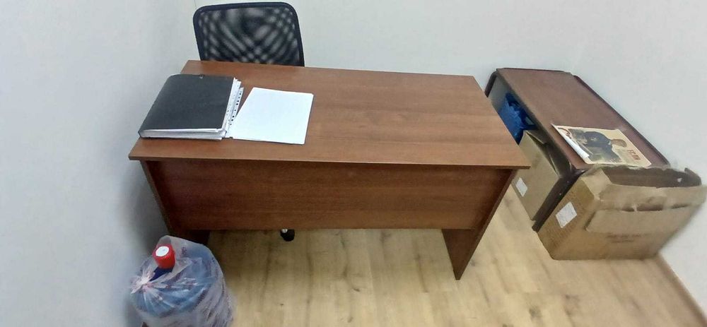 продам стол офисный