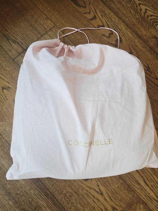 НОВА! Луксозна чанта Coccinelle Priscilla Nude, естествена кожа, с цип