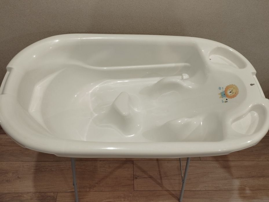 Детская ванночка на подставке!!!