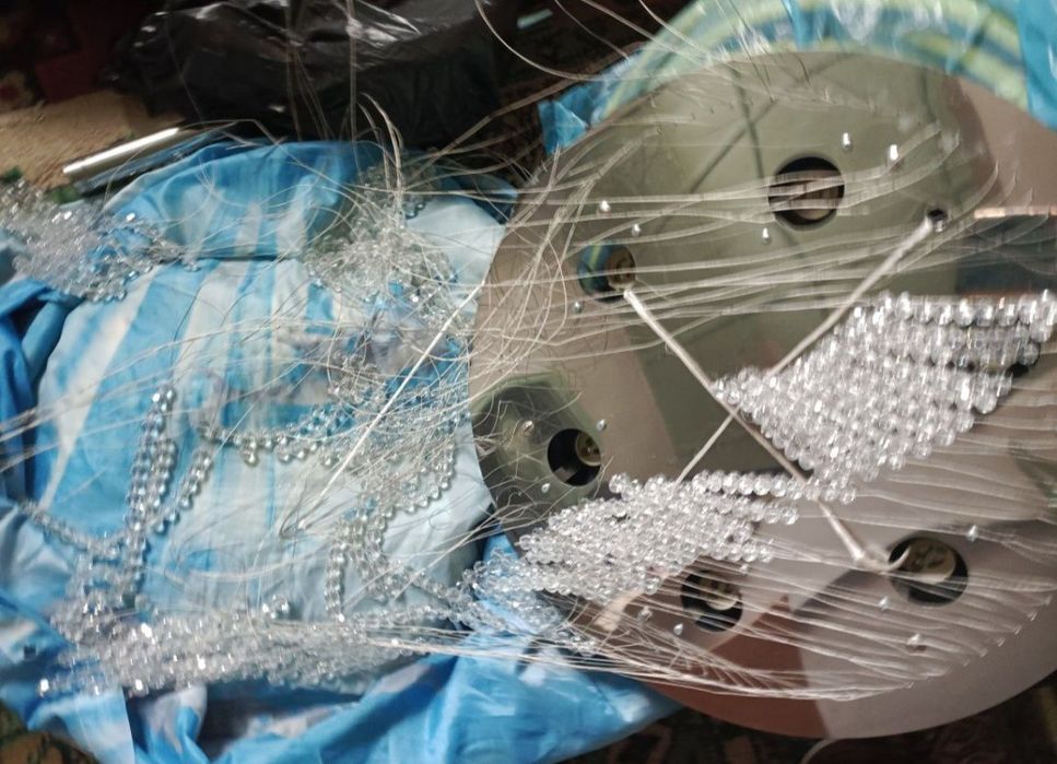 Люстра, новая, самовывоз.