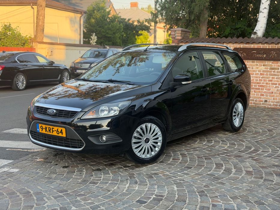 Ford Focus TITANIUM cu opțiuni de top 2010 EURO 5