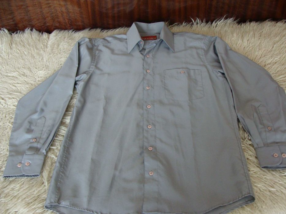 Мъжки костюм с бонус риза на Парушев