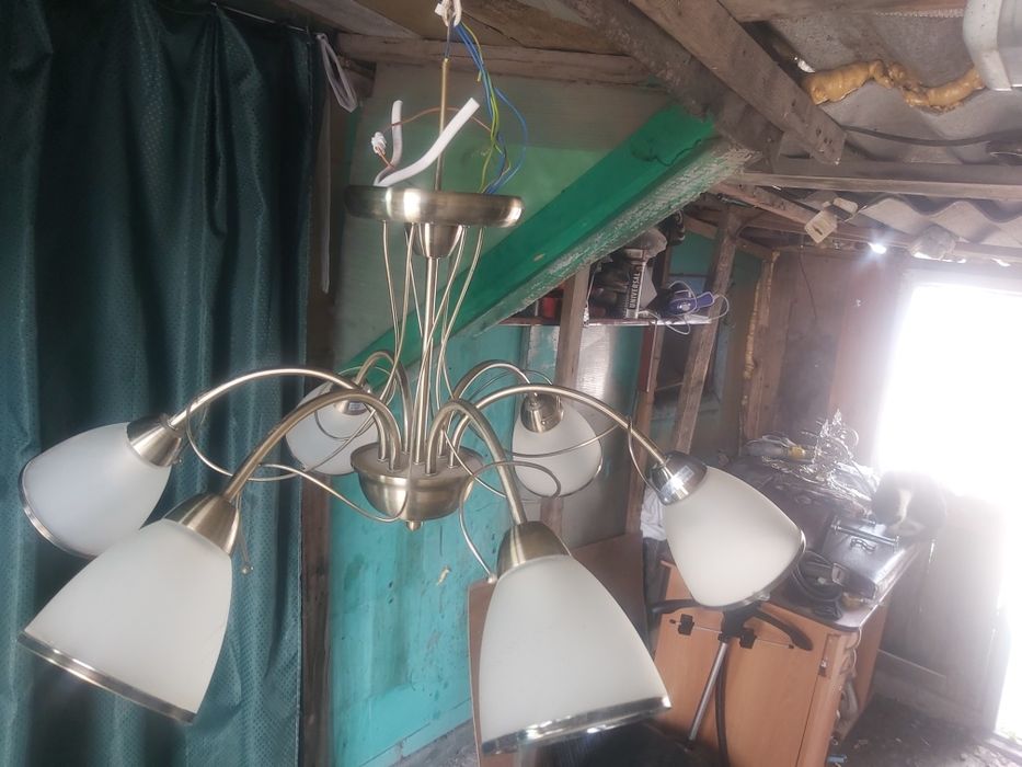 Продам красивые люстры