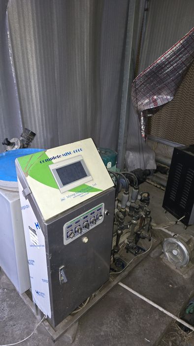 Иссикхона, теплица ер орни билан сотилади