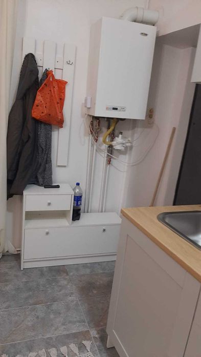 Închiriez garsonieră ultracentral